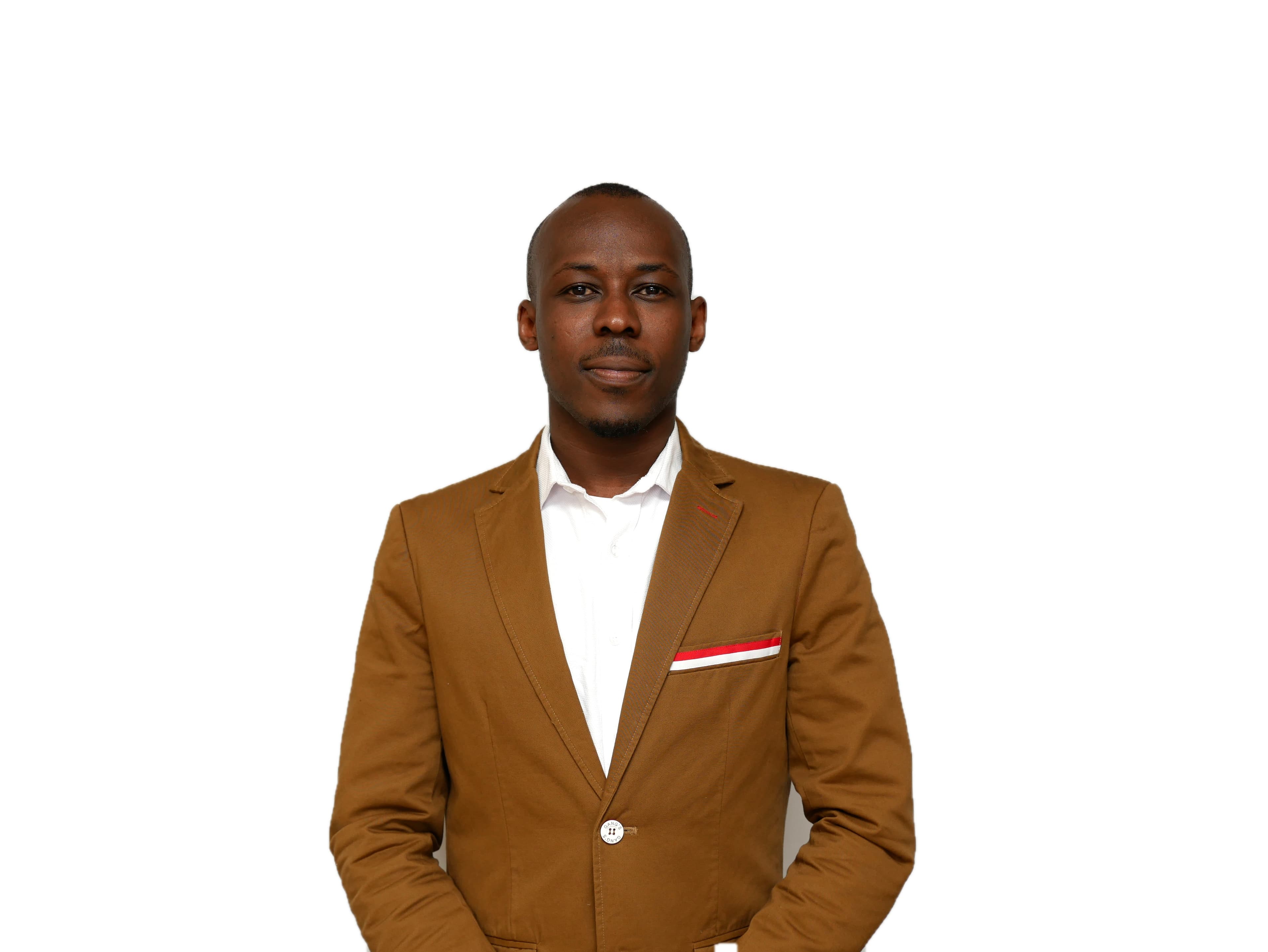 Théophane Kouete, Gestionnaire de dossiers chez LYNX Finance
